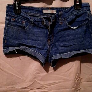 NO BOUNDARIES size 9 short shorts